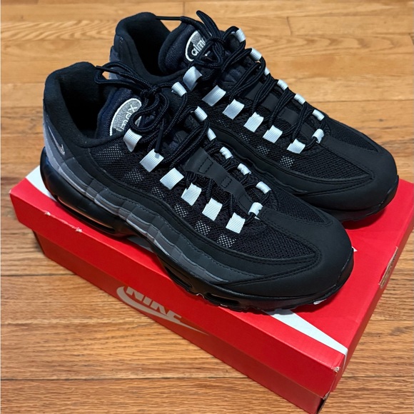 NIB Nike Air Max 95 “GREY GRADIENT” (Pure Platinum/Anthracite) Men Size 8.5